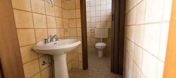 Gewerbliche Immobilie in Buttapietra, Italy 60m², Nr. 132777 8