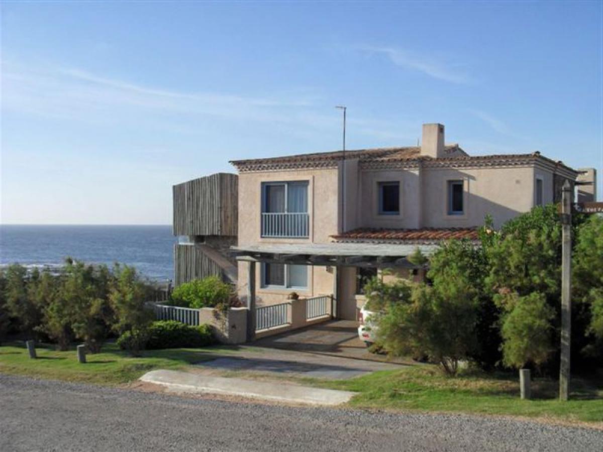 4 bedrooms House in Maldonado, Uruguay No. 10732