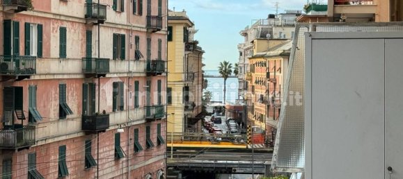 3 bedrooms Apartment in Genoa, Italy No. 39175 2