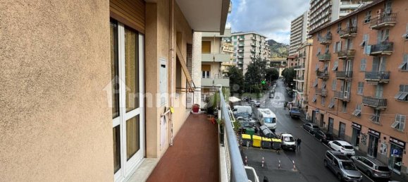 3 bedrooms Apartment in Genoa, Italy No. 39175 4