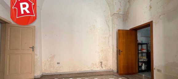 4-Zimmer Haus in Surbo, Italy, Nr. 137937 6