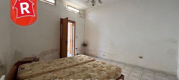 4-Zimmer Haus in Surbo, Italy, Nr. 137937 11