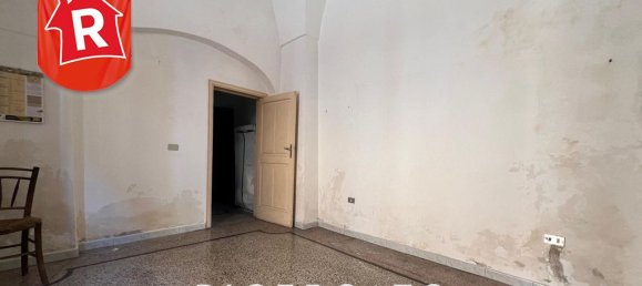 4-Zimmer Haus in Surbo, Italy, Nr. 137937 4