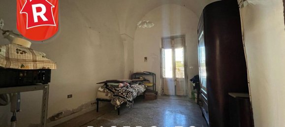 4-Zimmer Haus in Surbo, Italy, Nr. 137937 5