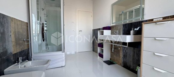 Apartamento de 3 dormitorios en Matera, Italy No. 345213 18