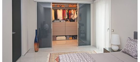 Villa de 3 dormitorios en Padenghe sul Garda, Italy No. 363285 6