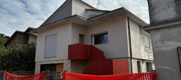 3 Schlafzimmer Villa in Zelo Buon Persico, Italy, Nr. 347595 2