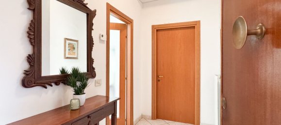 4 bedrooms Apartment in Siena, Italy No. 348217 2