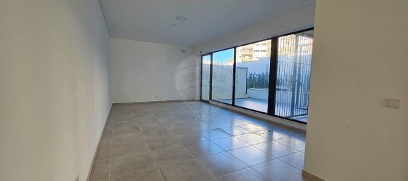 Gewerbliche Immobilie in Lisbon, Portugal 111m², Nr. 10735 8