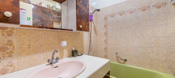 3 rooms Apartment in Levallois-Perret, France No. 149730 4