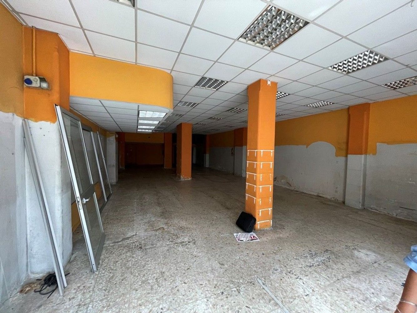 Propriété commerciale à Cosenza, Italy 207m² No. 118366