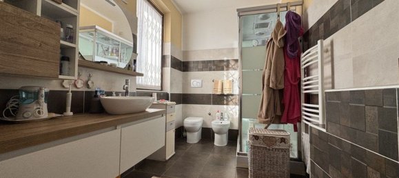 Villa de 4 habitaciónes en Cesate, Italy No. 110131 28