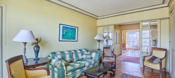 2 bedrooms Apartment in Paris, France No. 116951 2