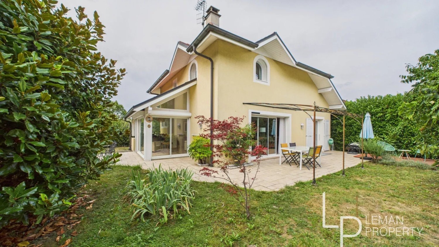 4 غرف نوم فيلا في Veigy-Foncenex, France رقم 321347