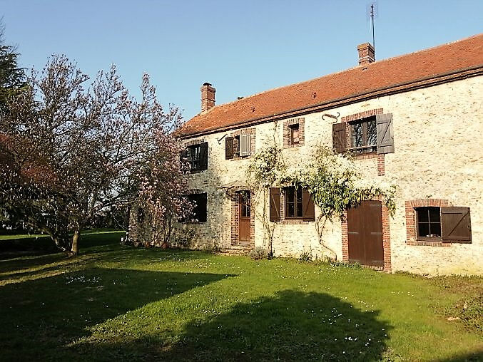 Casa de 4 dormitorios en Le Charme, France No. 286914