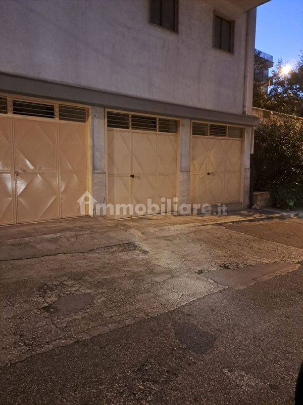  مرآب في Ceglie Messapica, Italy 60متر مربع رقم 168320