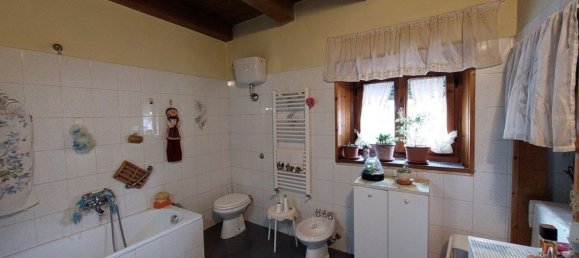 3 rooms Apartment in Arezzo, Italy No. 188336 25