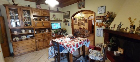 3 rooms Apartment in Arezzo, Italy No. 188336 16