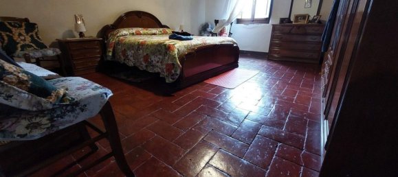 3 rooms Apartment in Arezzo, Italy No. 188336 11