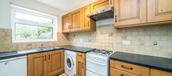 2 bedrooms Apartment in Surbiton, United Kingdom No. 10277 3