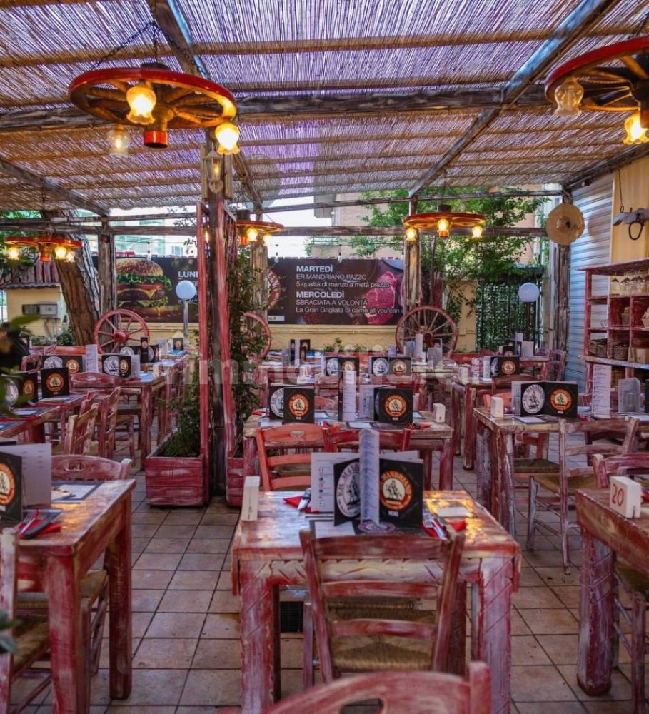 5غرفة عقار تجاري في Rome, Italy رقم 339197