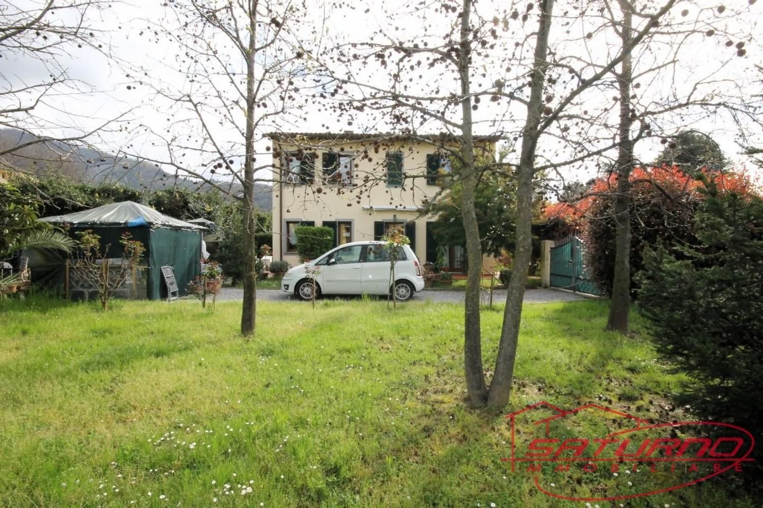 Вилла с 4 комнатами в Лукка, Италия № 48016