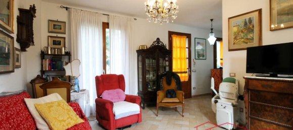 Вилла с 4 комнатами в Лукка, Италия № 48016 11