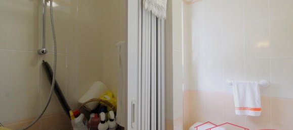 Вилла с 4 комнатами в Лукка, Италия № 48016 26