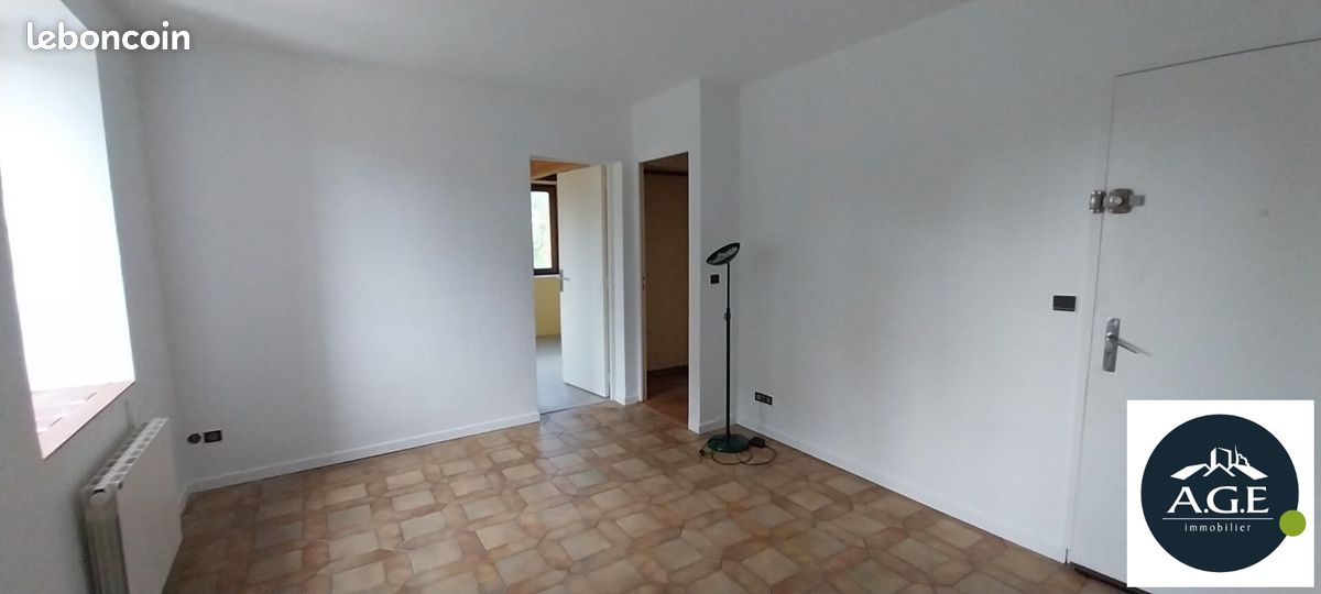 2 chambres Appartement à Épernon, France No. 99705