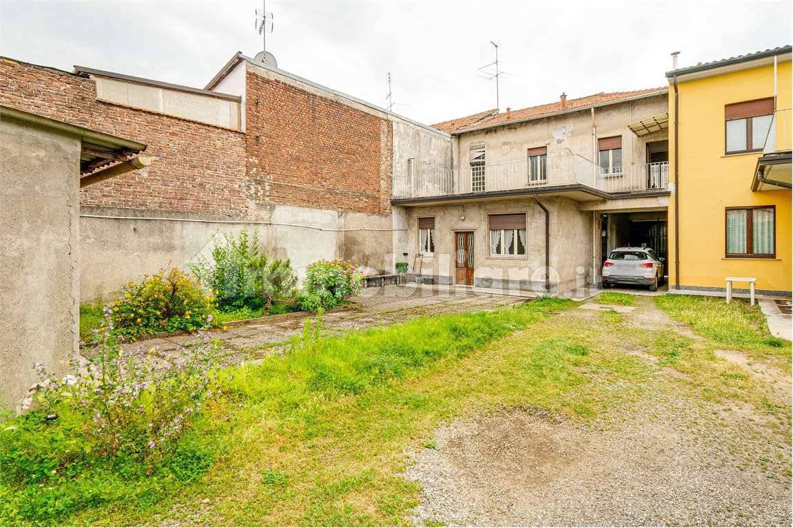 3 bedrooms Apartment in San Giorgio su Legnano, Italy No. 268562