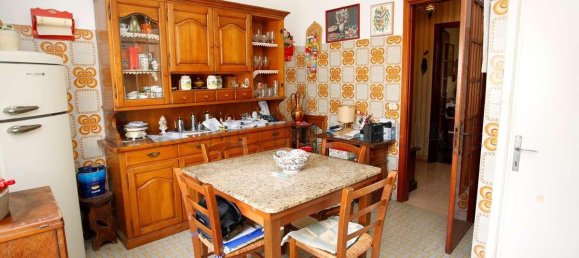 4 rooms Apartment in Carrara, Italy No. 112584 9
