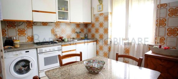4 rooms Apartment in Carrara, Italy No. 112584 8