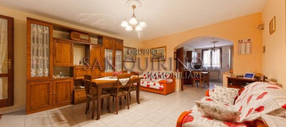 5 bedrooms Villa in Correggio, Italy No. 330632 11