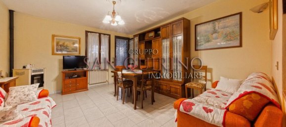 5 bedrooms Villa in Correggio, Italy No. 330632 10