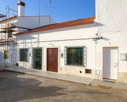 74m² Commercial property in Estremoz, Portugal No. 89190