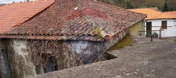 2 bedrooms House in Viseu, Portugal No. 24732 16