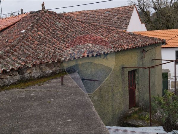 2 bedrooms House in Viseu, Portugal No. 24732