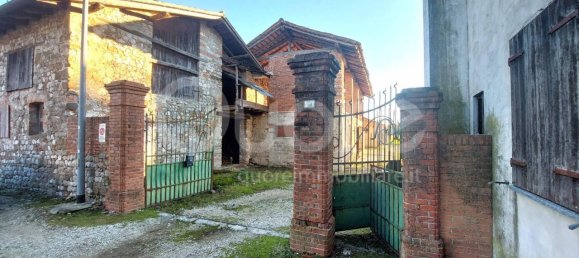 Casa de 10 habitaciónes en Udine, Italy No. 37528 29