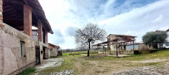 Casa de 10 habitaciónes en Udine, Italy No. 37528 28