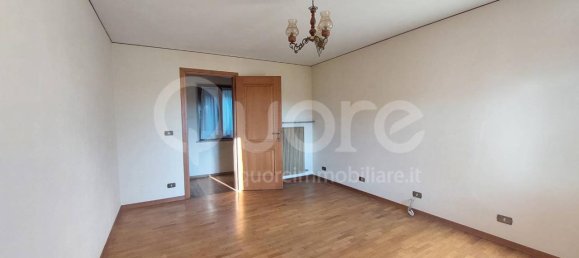 Casa de 10 habitaciónes en Udine, Italy No. 37528 10