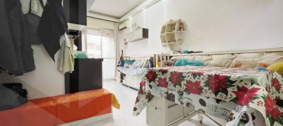 2-salle Appartement à Rome, Italy No. 21463 4