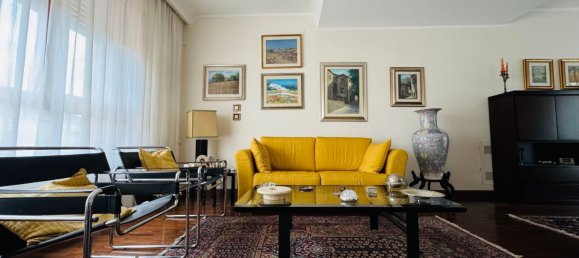16 rooms House in Pescara, Italy No. 20532 20