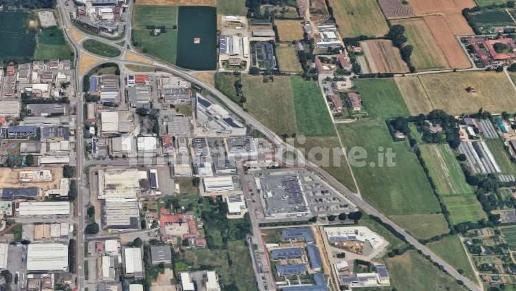 Здание с 1 комнатой в Чернуско суль Навильо, Италия № 288946