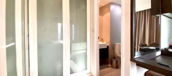 Apartamento com 1 quarto em condomínio em Noble Remix Bangkok, Thailand N.º 29735 10