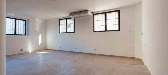 227m² Commercial property in Poggibonsi, Italy No. 14249 13