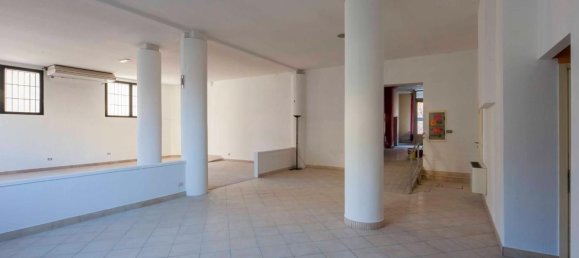 227m² Commercial property in Poggibonsi, Italy No. 14249 6