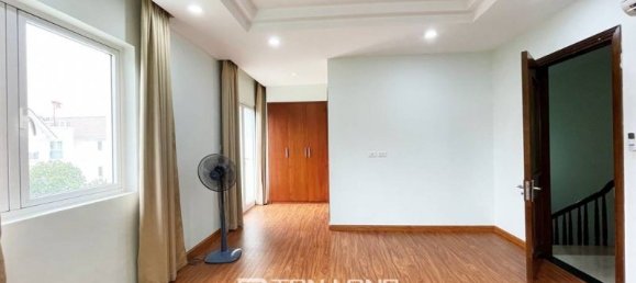 3 bedrooms Villa in Long Bien, Vietnam No. 694 10
