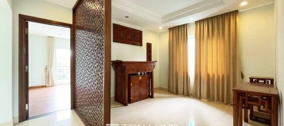 3 bedrooms Villa in Long Bien, Vietnam No. 694 12