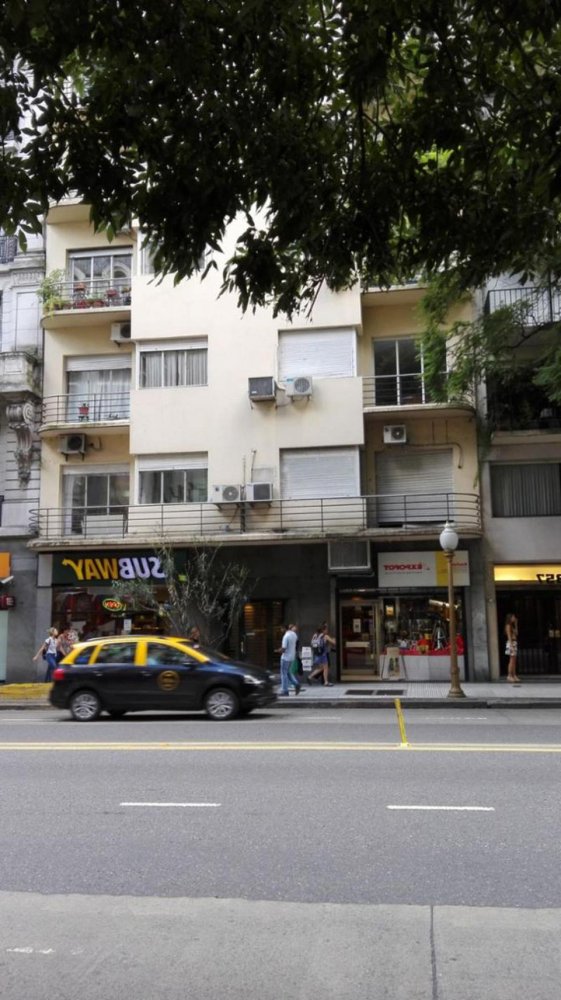 90m² Office in Buenos Aires, Argentina No. 105530