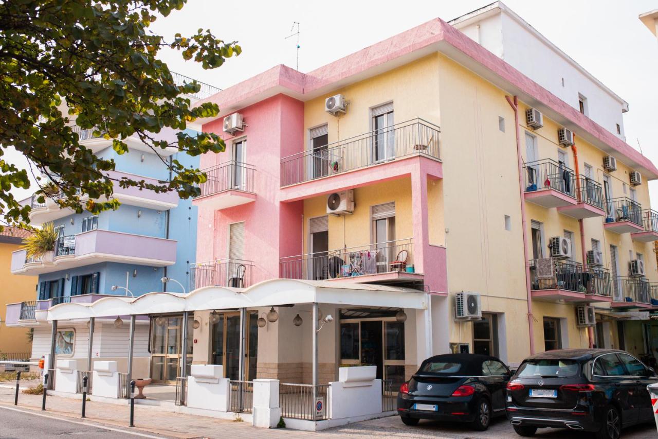 950m² Hotel in Rimini, Italy No. 62757